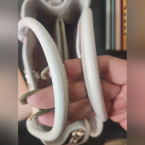 COACH bag and wallet   gently used does have tags - Picture 6 of 10